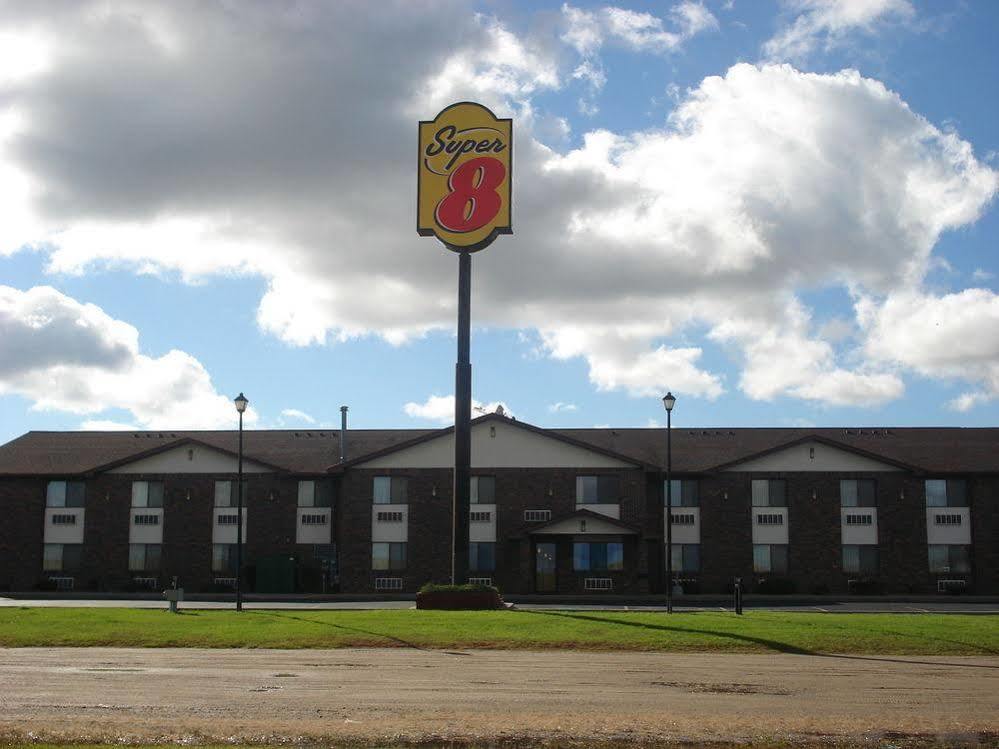 Hotel Super 8 By Wyndham Perham Exteriér fotografie